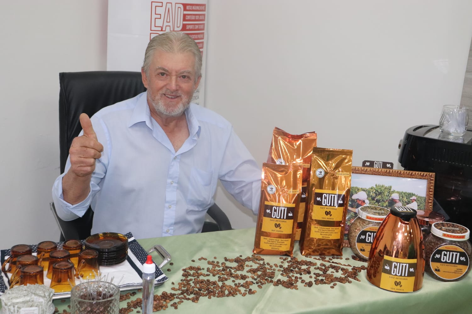 Café com o Presidente: associados prestigiam encontro e debatem assuntos da pauta Na manhã de terça-feira, 25, aconteceu na sede da Associação Comercial e Industrial de Garça – ACIG mais uma edição do Café com o Presidente.